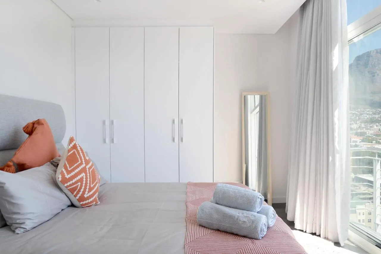 Naomi - Designer Penthouse In The Heart Of Cape Town Apartment