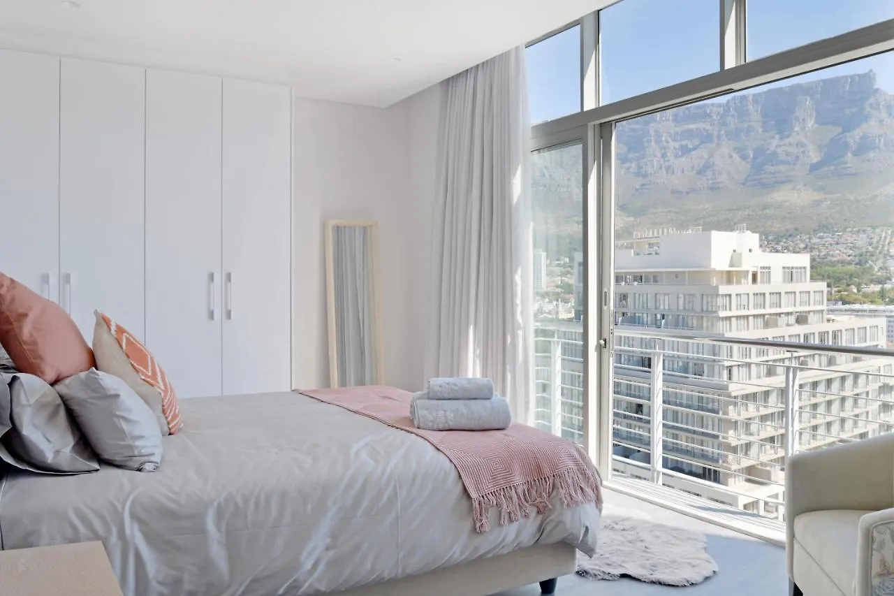 Naomi - Designer Penthouse In The Heart Of Cape Town Apartment