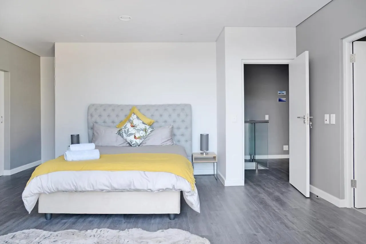 Naomi - Designer Penthouse In The Heart Of Cape Town Apartment